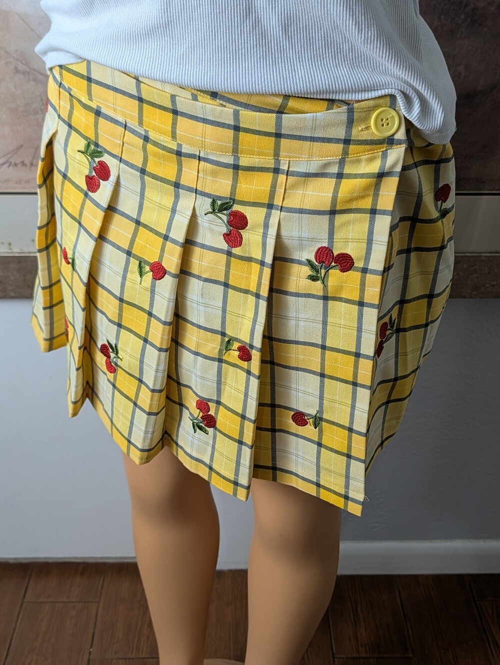 Forever 21 Yellow Plaid Cherry Embroidered Pleated Mini Skirt Size M